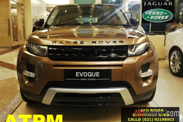 RANGE ROVER EVOQUE 2.0 DYNAMIC RSE (BLACK EDITION),, SPECIAL PROMO LEBARAN 2015!!! SHOWROOM RESMI AT