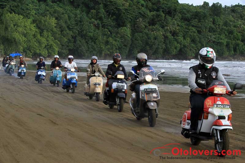 Pecinta skuter Kutu touring ke Sumatera kampanyekan safety riding