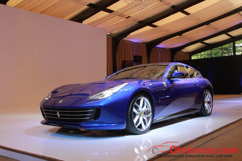 Ini spesifikasi Ferrari GTC4Lusso T